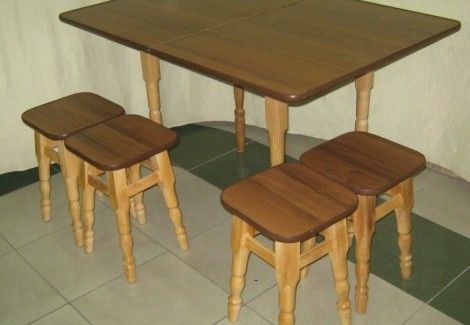 Кухонный стол + 4 табуретки